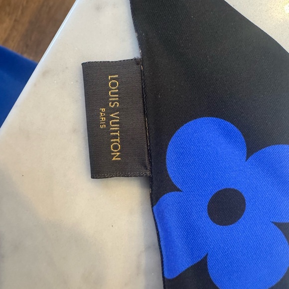 - Louis Vuitton Bandeau NEW WITH DUST BAG AND BOX RARE - Picture 7 of 9